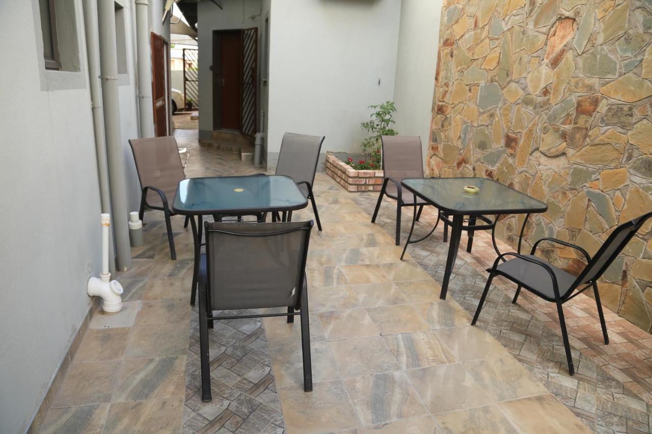 Coco Palm Bed & Breakfast Windhoek Exterior foto
